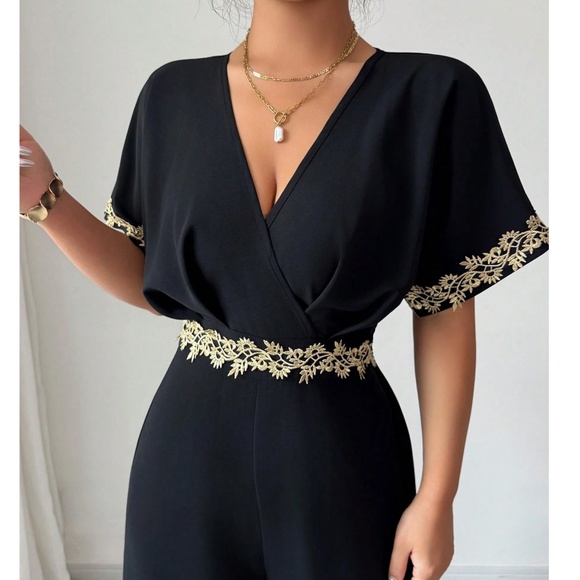 Classic V neck Floral lace Short Sleeve Stretchy Waist Wide Leg Jumpsuit - Picture 3 of 10